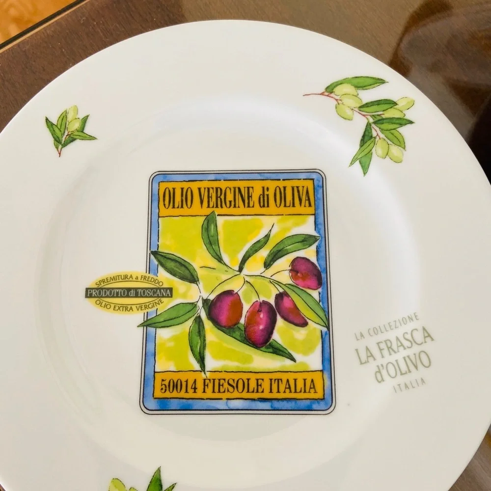 Crate and Barrel snack plates set of five 7 inch